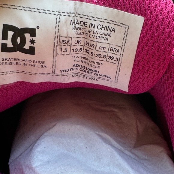 GIRLS' DC LITTLE KID & BIG KID COURT GRAFFIK SNEAKERS size 1.5 never worn - Picture 6 of 8